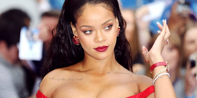 Rihanna tamamen soyunma kararı aldı!