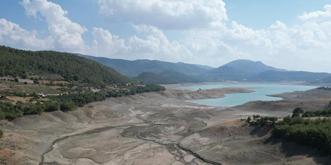 Kozan Barajı'nda su seviyesi yüzde 16.4'e düştü