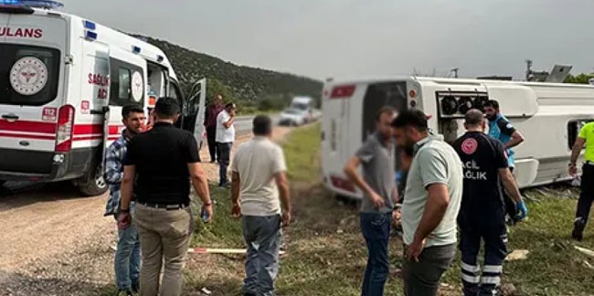 Gaziantep'te midibüs devrildi! 1 ölü, 17 yaralı
