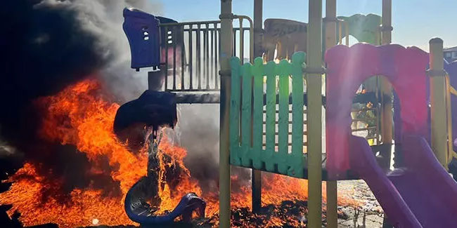 Tekirdağ'da çocuk parkı alev alev yandı, çocuklar büyük üzüntü yaşadı