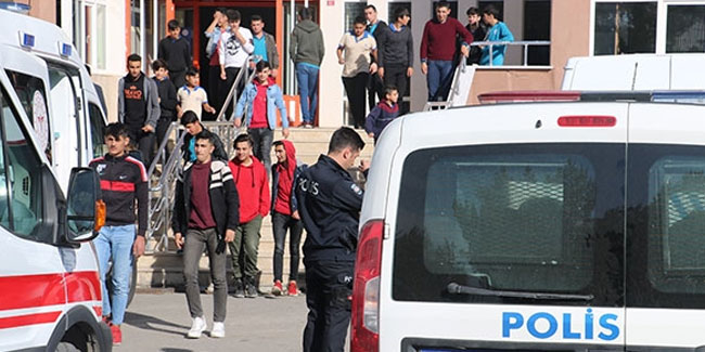 Sivas'ta öğrenciler hastaneye kaldırıldı