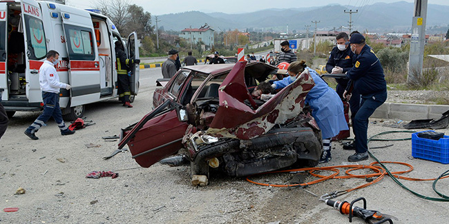 Muğla’da trafik kazası: 2 ölü, 3 yaralı