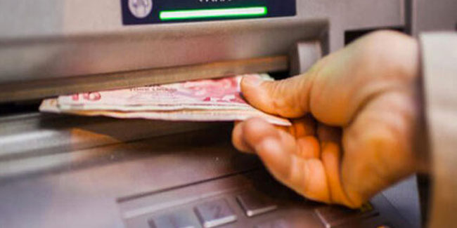 ATM'den para çekerken dikkat !