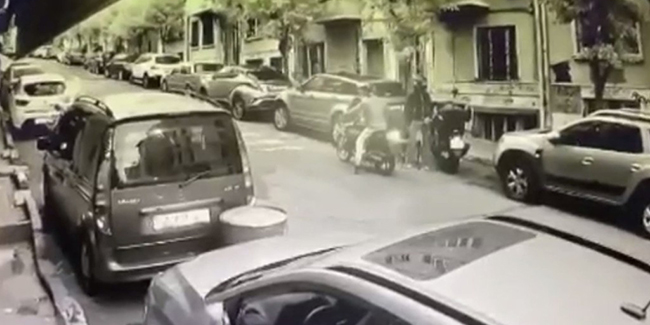 İstanbul’un göbeğinde saniyeler içerisindeki motosiklet hırsızlıkları kamerada