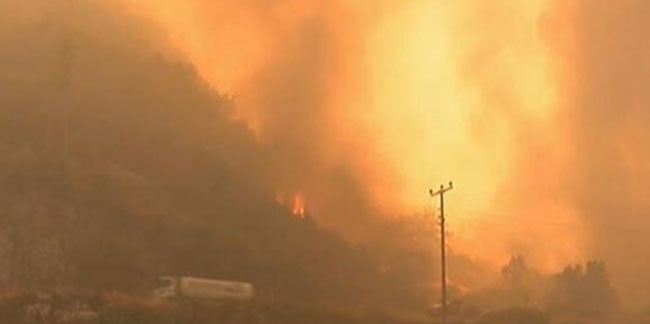 Muğla'nın Marmaris ilçesinin Hisarönü Mahallesi yangına teslim oldu! Bölge halkı evlerini terk ediyor...