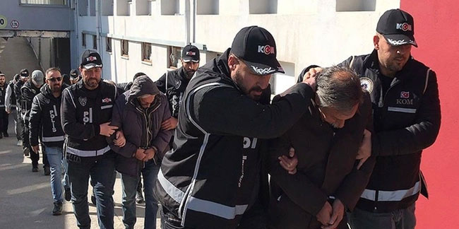 Kırklareli'nde kaçak göçmen operasyonu! 3 kaçakçı ve 53 kaçak yakalandı