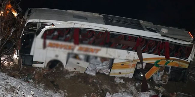 Kayseri'de yolcu otobüsü şarampole devrildi: 4 ölü, çok sayıda yaralı