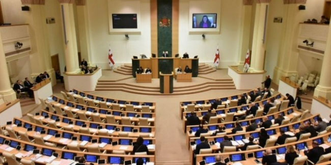 Gürcistan'da seçim sisteminde değişiklik parlamentoda kabul edildi