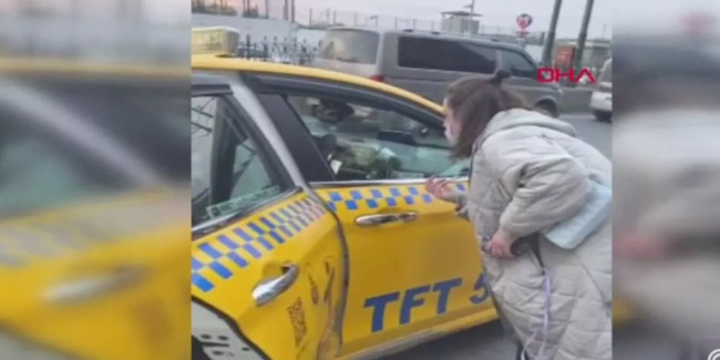 Turisti görünce Türk müşterisini taksiye almadı