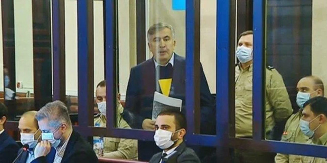 Mihail Saakaşvili hakim karşısında