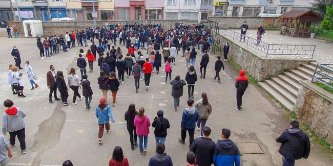 Giresun Belediyesi, öğrencilerle yangın tatbikatı gerçekleştirdi