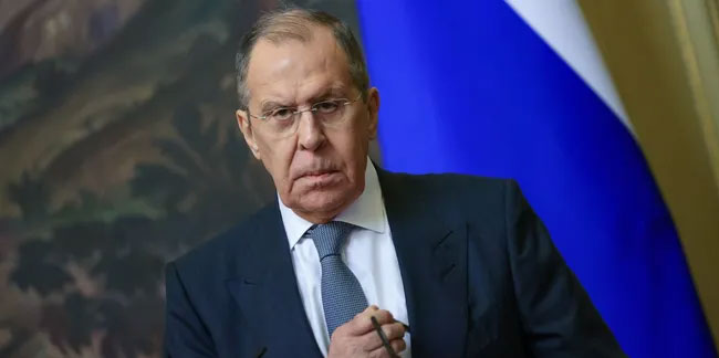 Lavrov, Batı'nın silah sevkiyatını eleştirdi: Ukrayna'yı güç kullanarak çözüme inandırıyor
