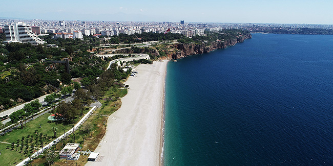 Dünyaca ünlü Konyaaltı sahili 28 gündür kapalı