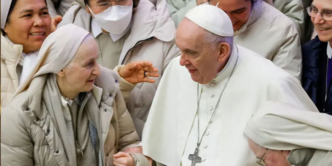 Papa, Vatikan'da piskoposlardan sorumlu başkanlık yönetimine kadın üyeler atadı