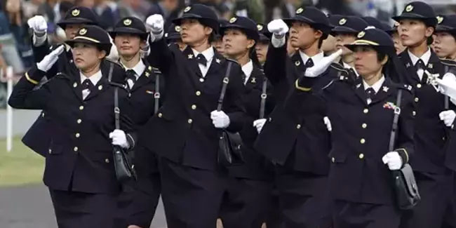 Savunma bütçesini artıran Japonya, orduya katılacak asker bulmakta zorlanıyor