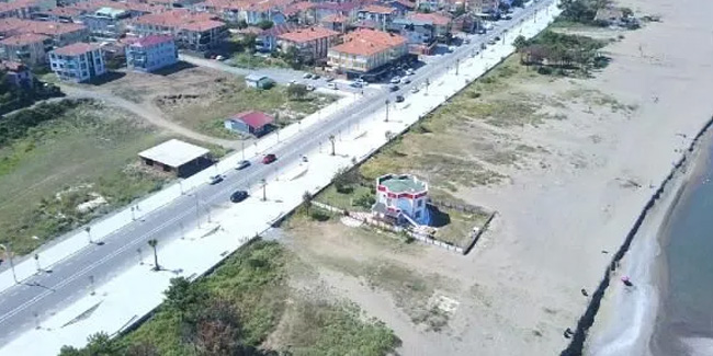 Karasu’da kıyı erozyonu; 20 metrelik aşınma oldu