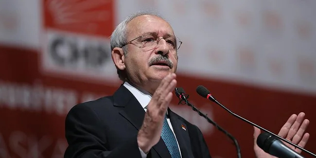 Kılıçdaroğlu, canlı yayında eline ulaşan son anketi açıkladı