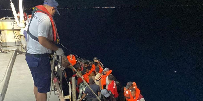 Ayvalık’ta 32 göçmen yakalandı