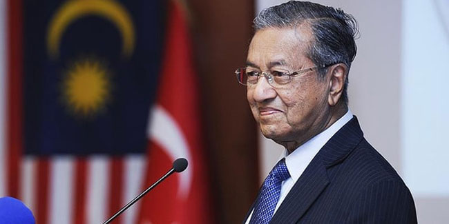 Malezya Başbakanı istifa etti!
