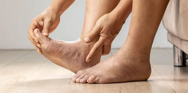 Ayaklarınızdaki işarete dikkat! Ölümcül olabilen hastalığın önemli belirtisi