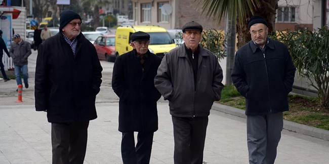 Türkiye'de Bir İlk! Yaşlı Nüfus Oranı Çift Hane Oldu