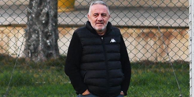 Bursaspor'da Adil Cenkçiler görevinden ayrıldı