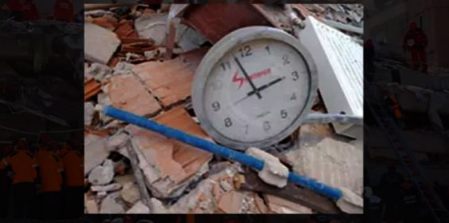İzmir'de enkazdan çıkan saatin durduğu an dikkat çekti