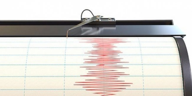 İran'da 5 büyüklüğünde deprem meydana geldi