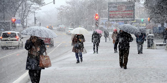 Meteoroloji açıkladı: İstanbul'a yine kar geliyor!