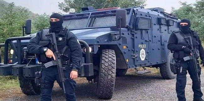 Kosova'da yüksek tansiyon: Sırplar polis noktasına saldırdı
