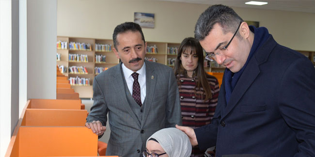Türkiye’nin en büyük kütüphanesi hizmete açıldı