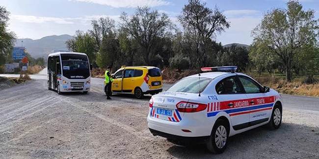 Balıkesir'de jandarma sürücülere ceza yağdırdı