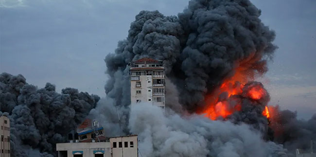 İsrail savaş uçakları Gazze'de 14 katlı binayı vurdu! Elektrikler kesildi