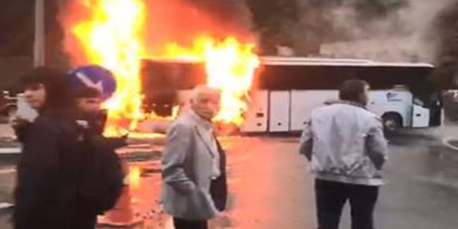 Artvin’de seyir halindeki yolcu otobüsü alev alev yandı