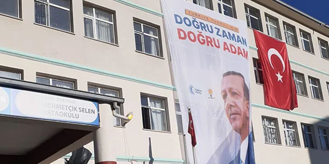 Okula Erdoğan pankartı astılar