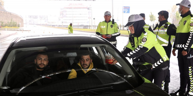 İçişleri Bakan Yardımcısı Erdil, Trabzon'da trafik denetimine katıldı