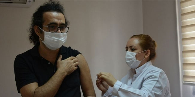 İzmir'de Kovid-19 aşısı denemeleri başladı