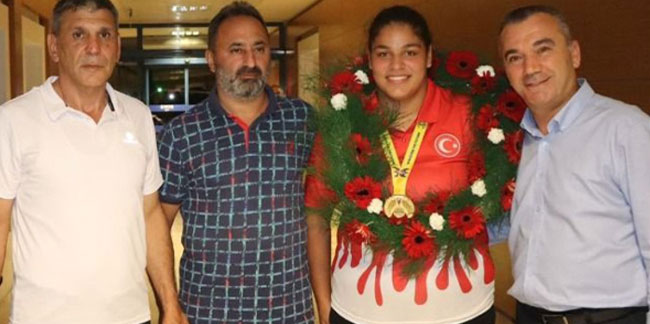 Trabzonlu Boksör altın madalya ile döndü