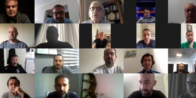 Süper Lig takım doktorları ile online toplantı yaptı