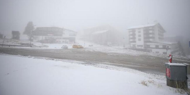 Uludağ'a mevsimin ilk karı yağdı
