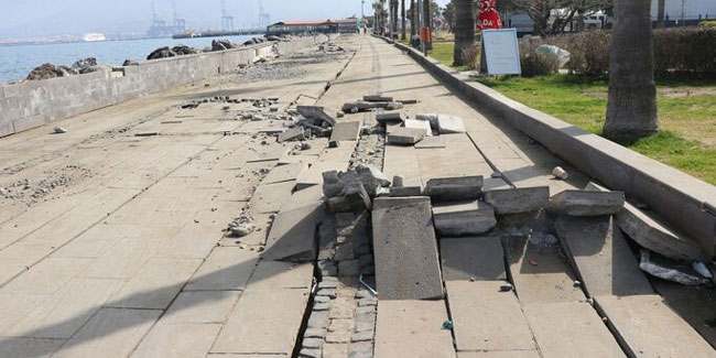 Depremin Hatay'a etkisi... Sahil bandında yarıklar oluştu
