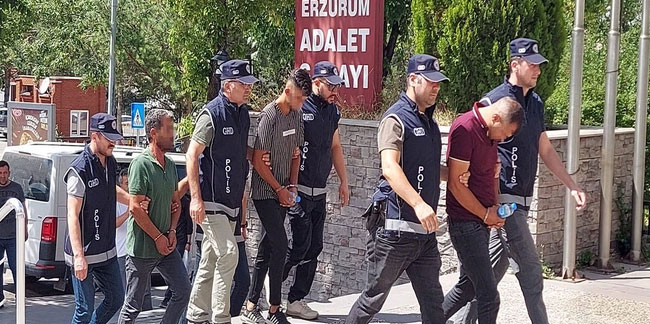 Erzurum'da göçmen kaçakçıları polisten kaçamadı!
