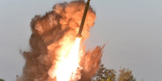 Kuzey Kore Sarıdeniz'e çoklu roketatarla ateş açtı