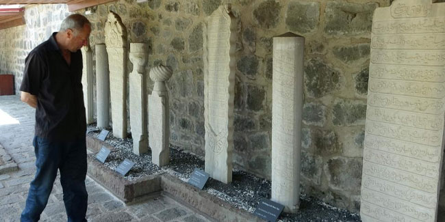 Osmanlı Dönemine ait mezar taşları burada sergileniyor