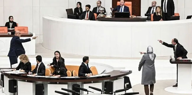 Meclis'te yeni dönemin ilk polemiği! AK Parti ile İYİ Parti arasında "Tek adam" tartışması
