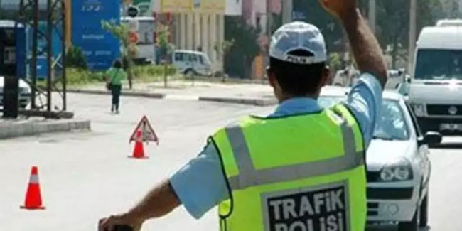 Bakan Yerlikaya: Bayramda yollarda 30 bin 529 personel görev yapacak