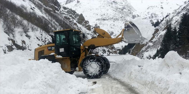 Bayburt - Araklı yolu kardan ulaşıma kapandı