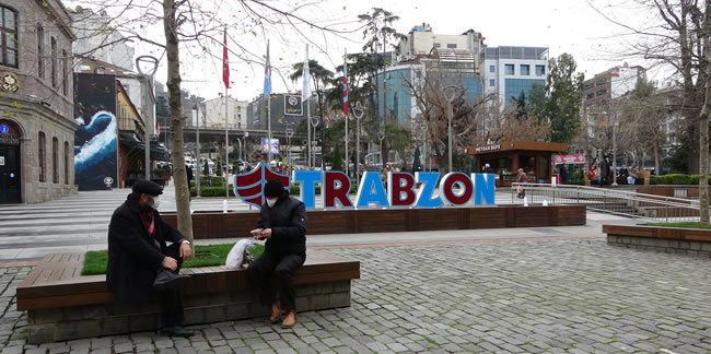 Trabzon Valisi kısıtlamaya uymayanlara isyan etti