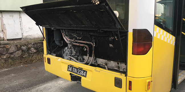 Maltepe’de belediye otobüsünün motorunda yangın
