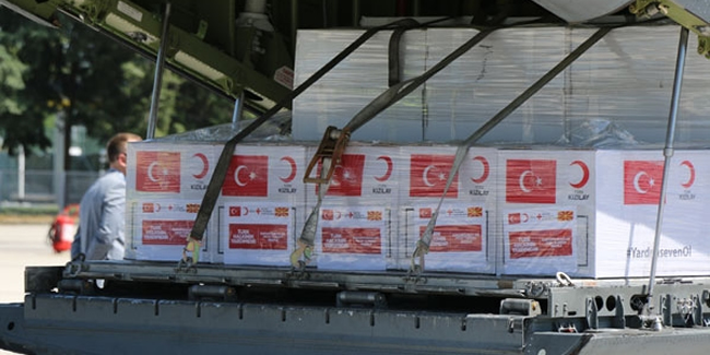 Türkiye'nin tıbbi yardımları Kuzey Makedonya'ya ulaştı